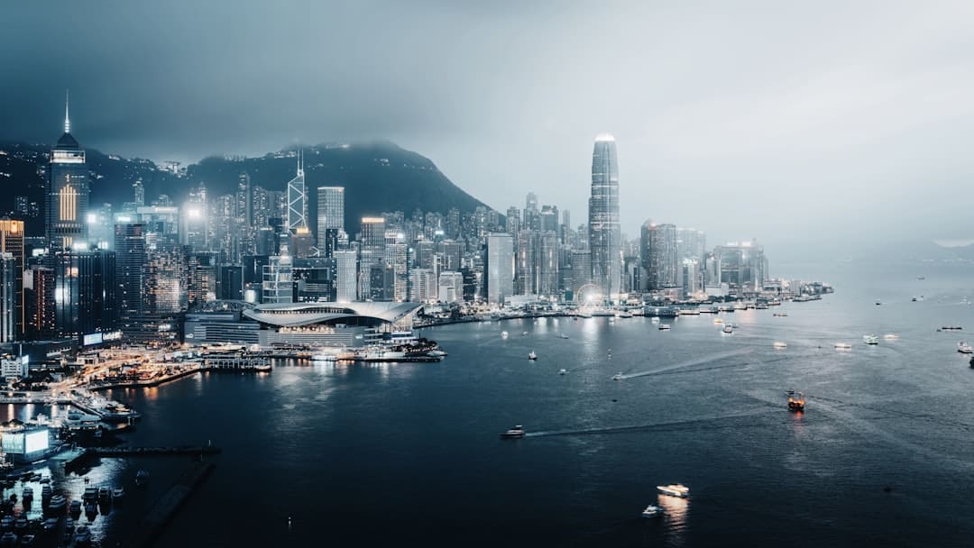 深市公司半年报全景扫描:营收超10万亿元 战新产业公司增势强劲